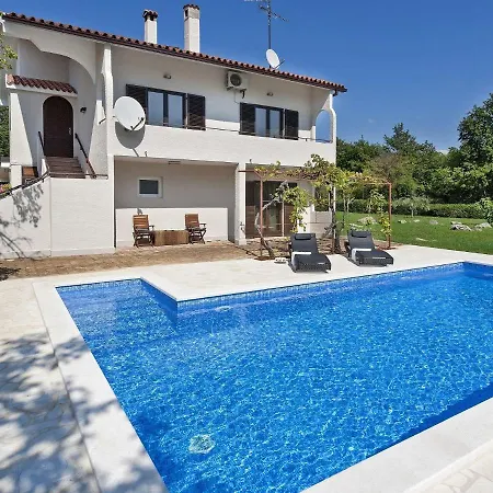Charming Near Nova Vas Alm With Terrace Daire Nova Vas (Porec)