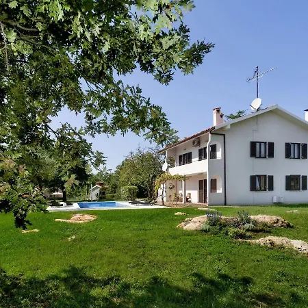 Charming Near Nova Vas Alm With Terrace Daire