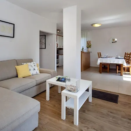 Daire Charming Near Nova Vas Alm With Terrace *