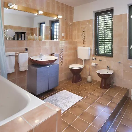 Charming Near Nova Vas Alm With Terrace Daire