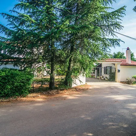 Charming Near Nova Vas Alm With Terrace Daire Nova Vas (Porec)